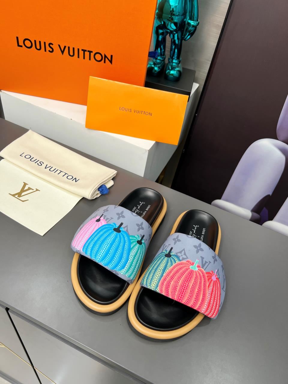 Louis Vuitton Slippers